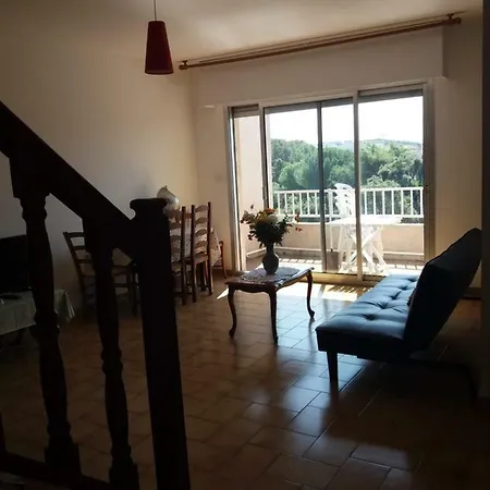 Bel Duplex Avec Parking, Proche Des Plages Et Commerces