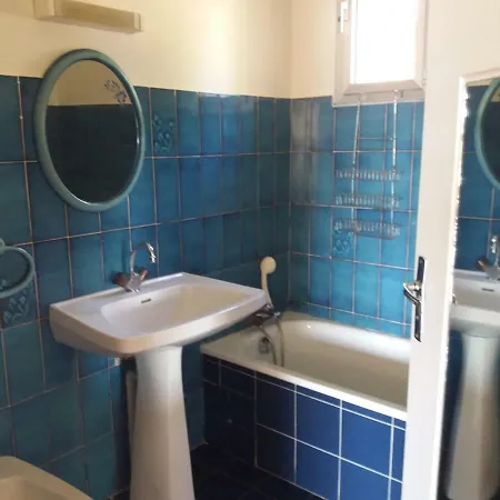 Bel Duplex Avec Parking, Proche Des Plages Et Commerces *