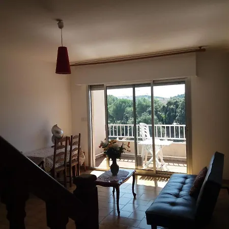 Bel Duplex Avec Parking, Proche Des Plages Et Commerces