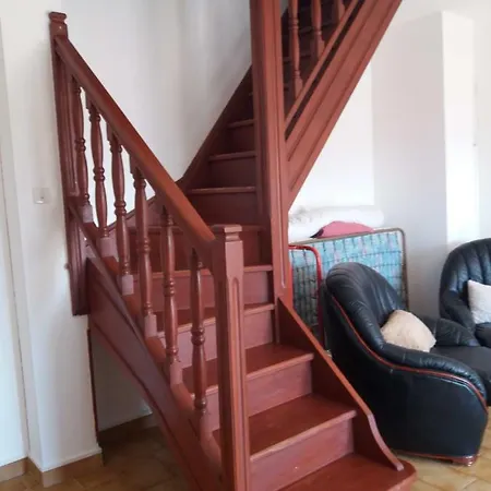 Bel Duplex Avec Parking, Proche Des Plages Et Commerces *
