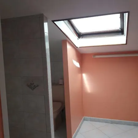 Bel Duplex Avec Parking, Proche Des Plages Et Commerces *